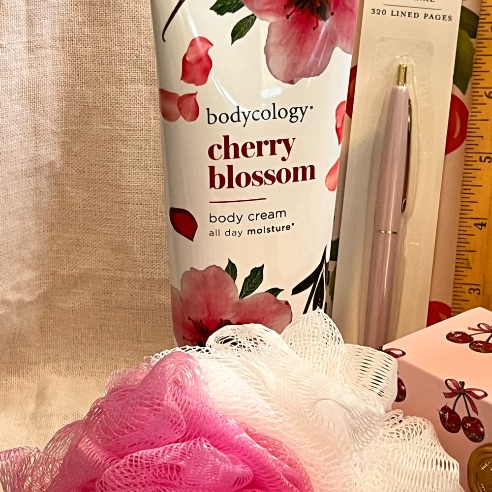 Bodycology Cherry Blossom Body Cream and Shower Gel Bundle - Picture 5 of 7
